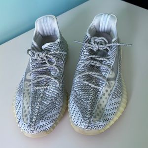 Men’s YEEZY Sneakers